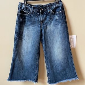 Women’s 575 denim capris size 30